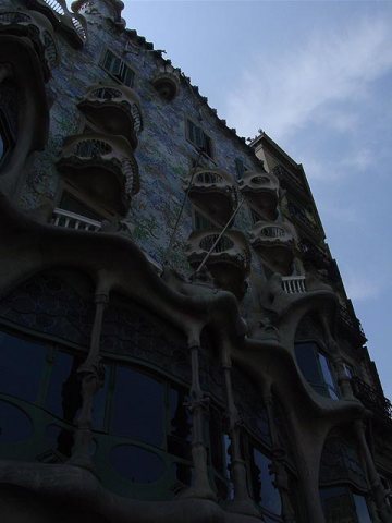 Casa Batllo, Antoni Gaudi, 1905 - 07