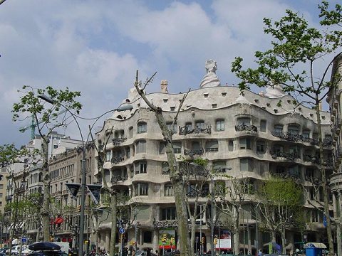 Casa Mila, Antoni Gaudi, 1906 - 10